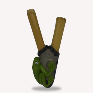 Kuripè Bamboo Pipe Imported Amazonian Green Frog With Flower Front